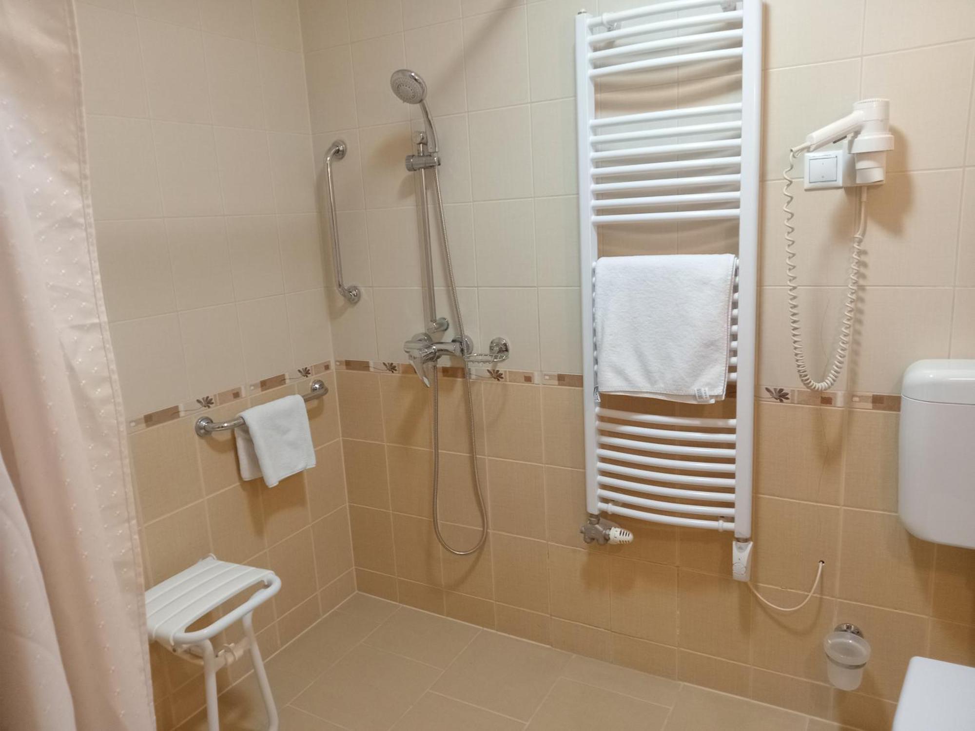 Fonix Wellness Resort Csitár Esterno foto